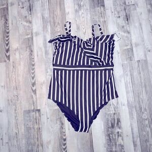 Navy Stripes in all the right places! 💦 NWT City Chic 1pc Swim Large 16/18